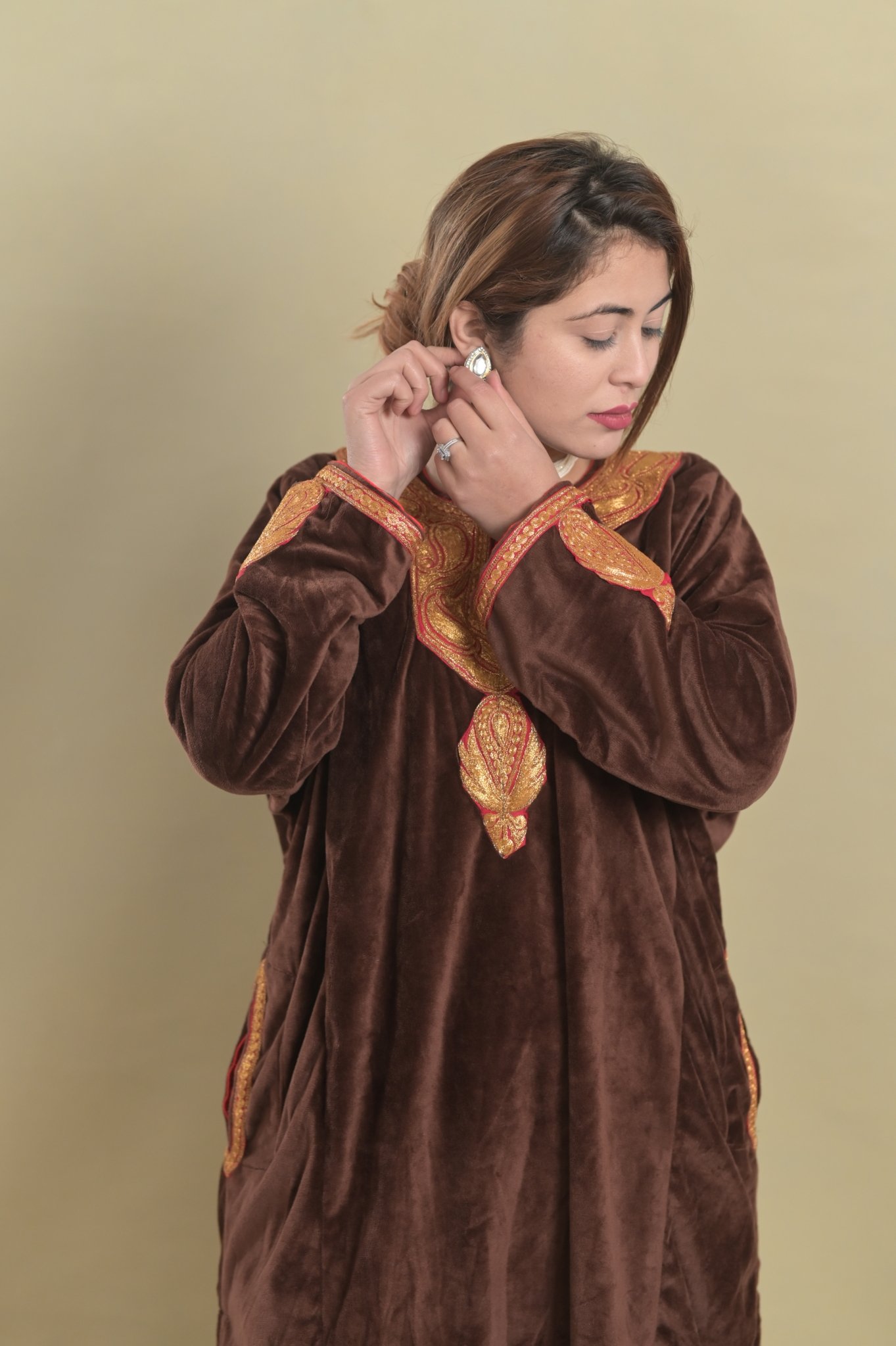 Cotton velvet Pheran with fine machine Tilla (Brown) - Image 2
